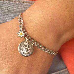 📿- James Avery Light Double Curb Charm Bracelet